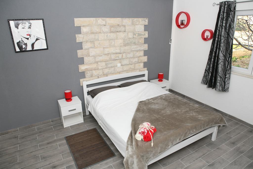 Apartments & Room Dijana Trogir Habitación foto